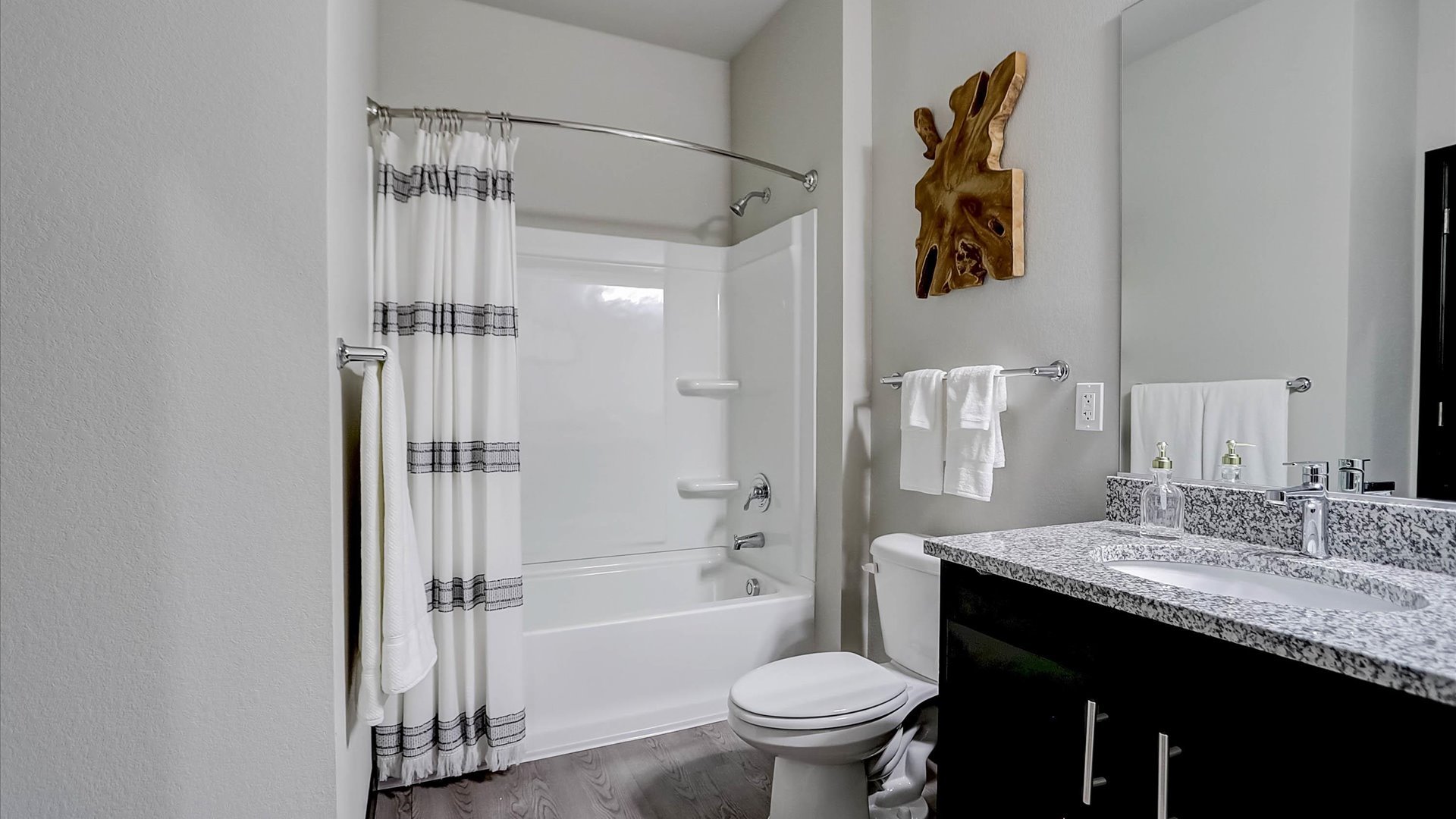 Photos & Virtual Tours of Springs at Three Oaks in Crystal Lake, IL